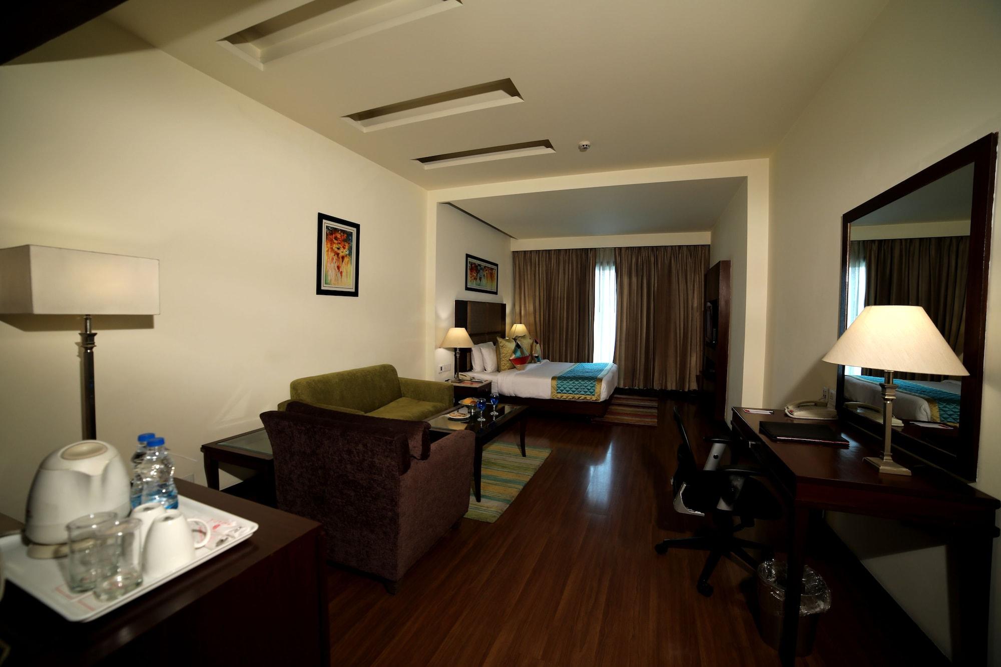 Ramada By Wyndham Jalandhar City Center Εξωτερικό φωτογραφία