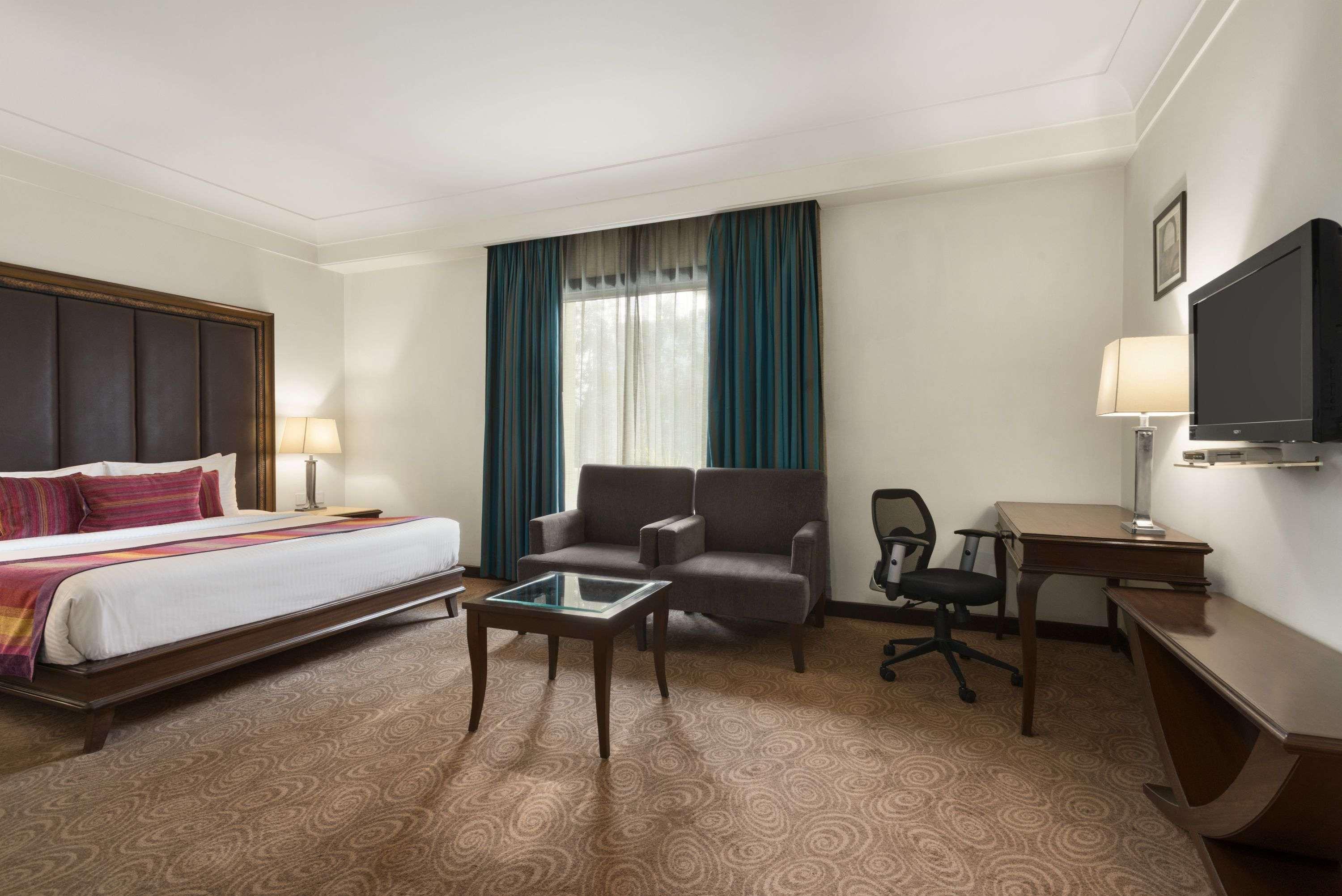 Ramada By Wyndham Jalandhar City Center Εξωτερικό φωτογραφία