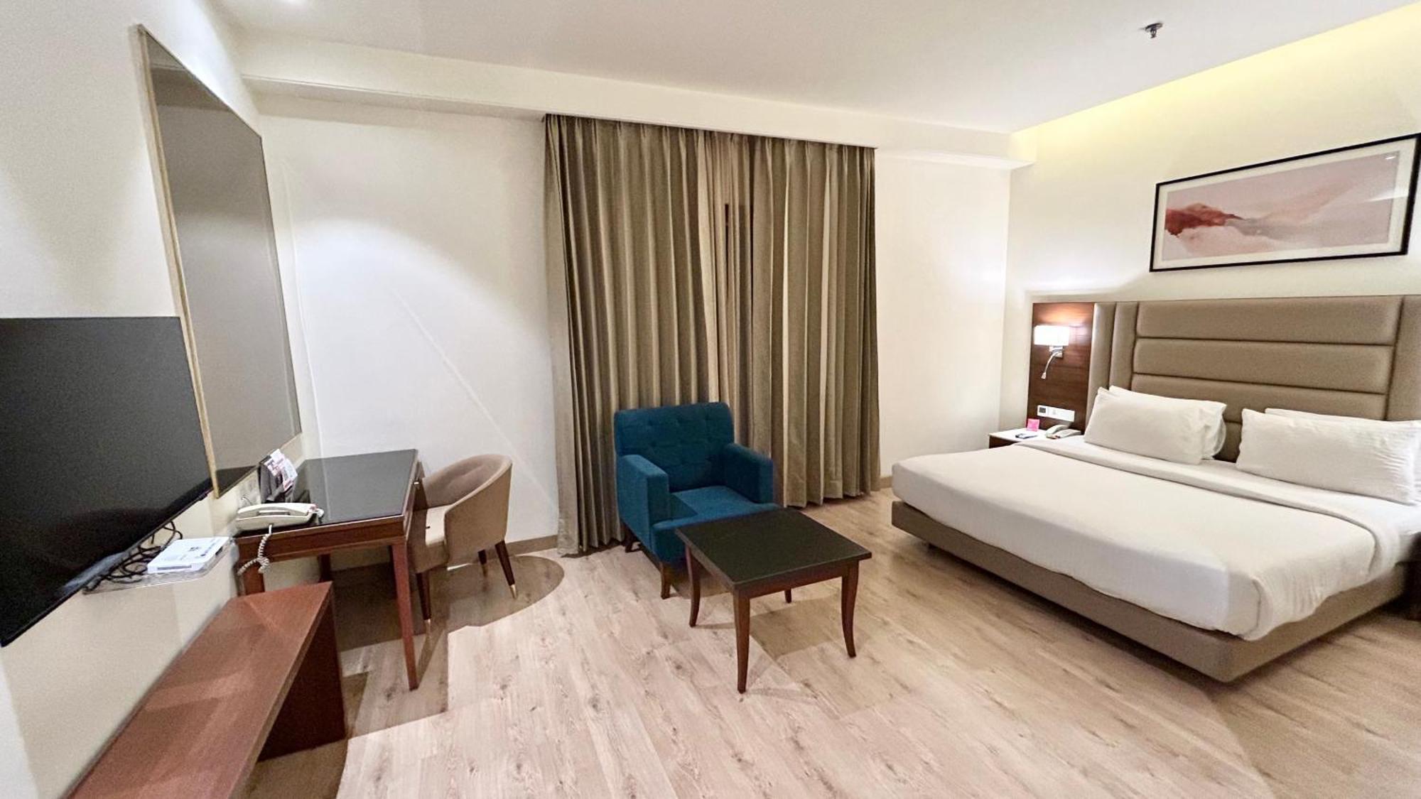 Ramada By Wyndham Jalandhar City Center Εξωτερικό φωτογραφία