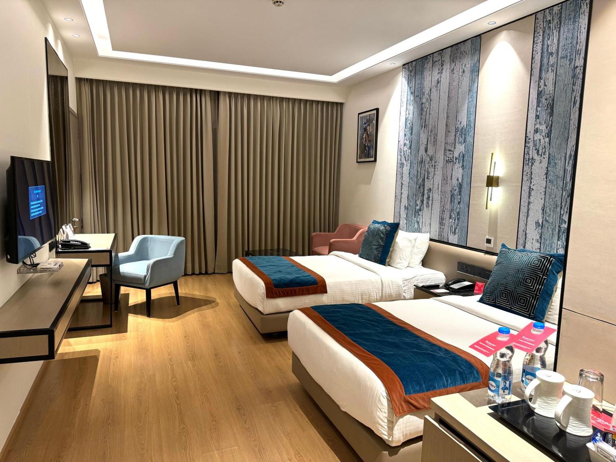 Ramada By Wyndham Jalandhar City Center Εξωτερικό φωτογραφία