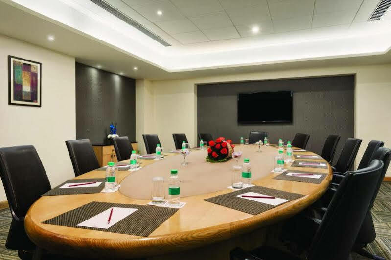 Ramada By Wyndham Jalandhar City Center Εξωτερικό φωτογραφία